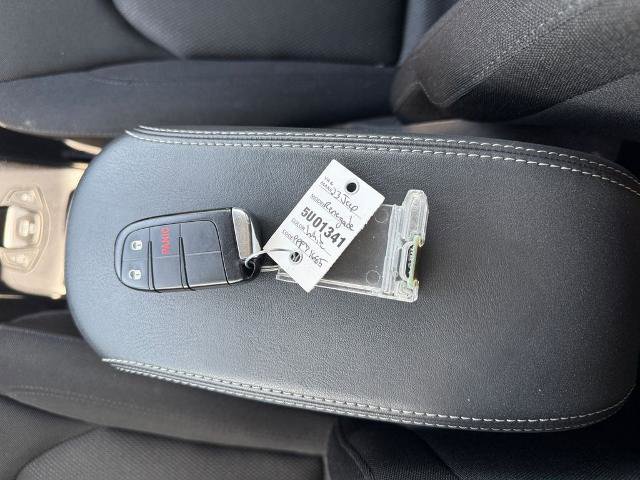 Used 2023 Jeep Renegade Latitude AWD/4WD image 32