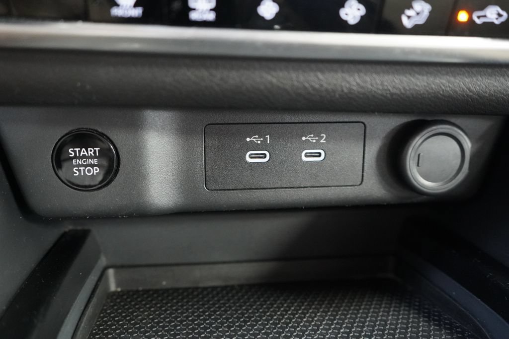 Used 2025 Nissan Rogue SV FWD image 36
