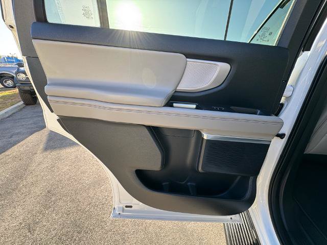 Certified 2025 Ford Expedition Active AWD/4WD image 26