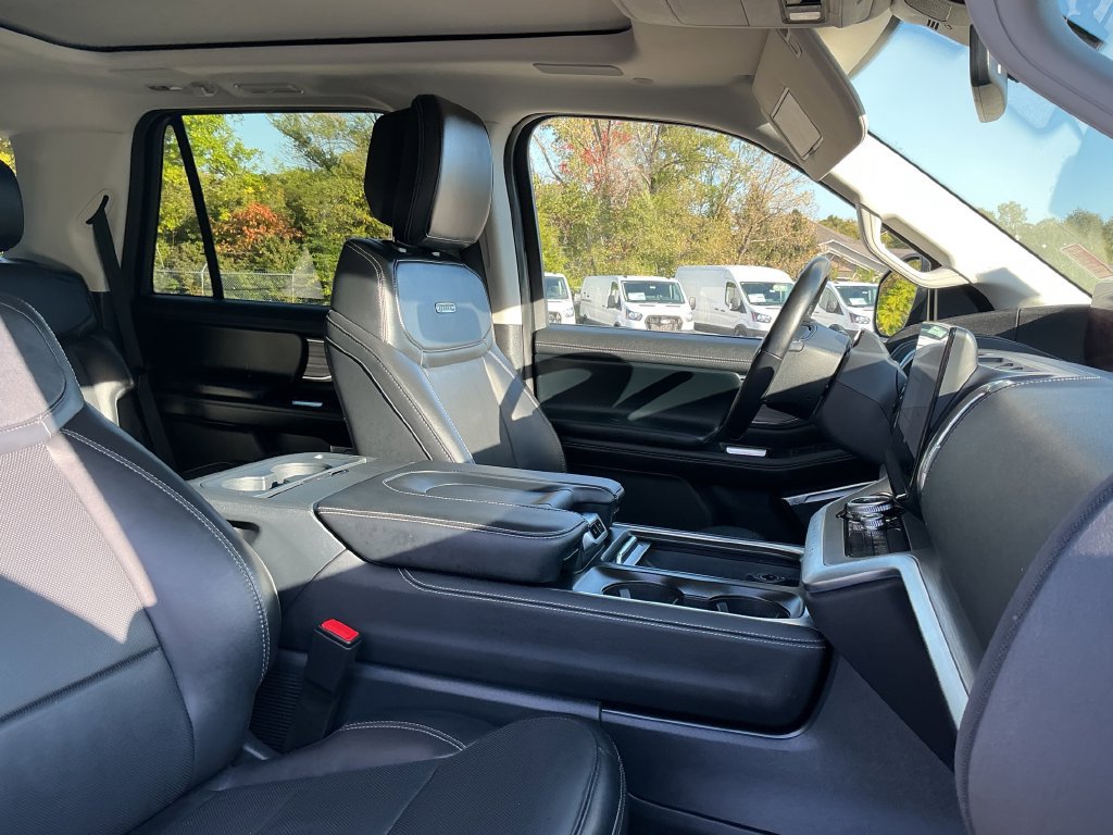 Certified 2026 Ford Expedition Platinum w/ Driver's Package AWD/4WD image 18