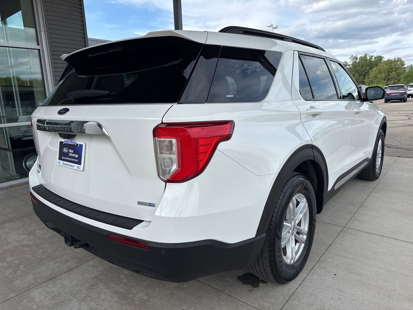 Certified 2020 Ford Explorer XLT w/ Comfort Package AWD/4WD image 8