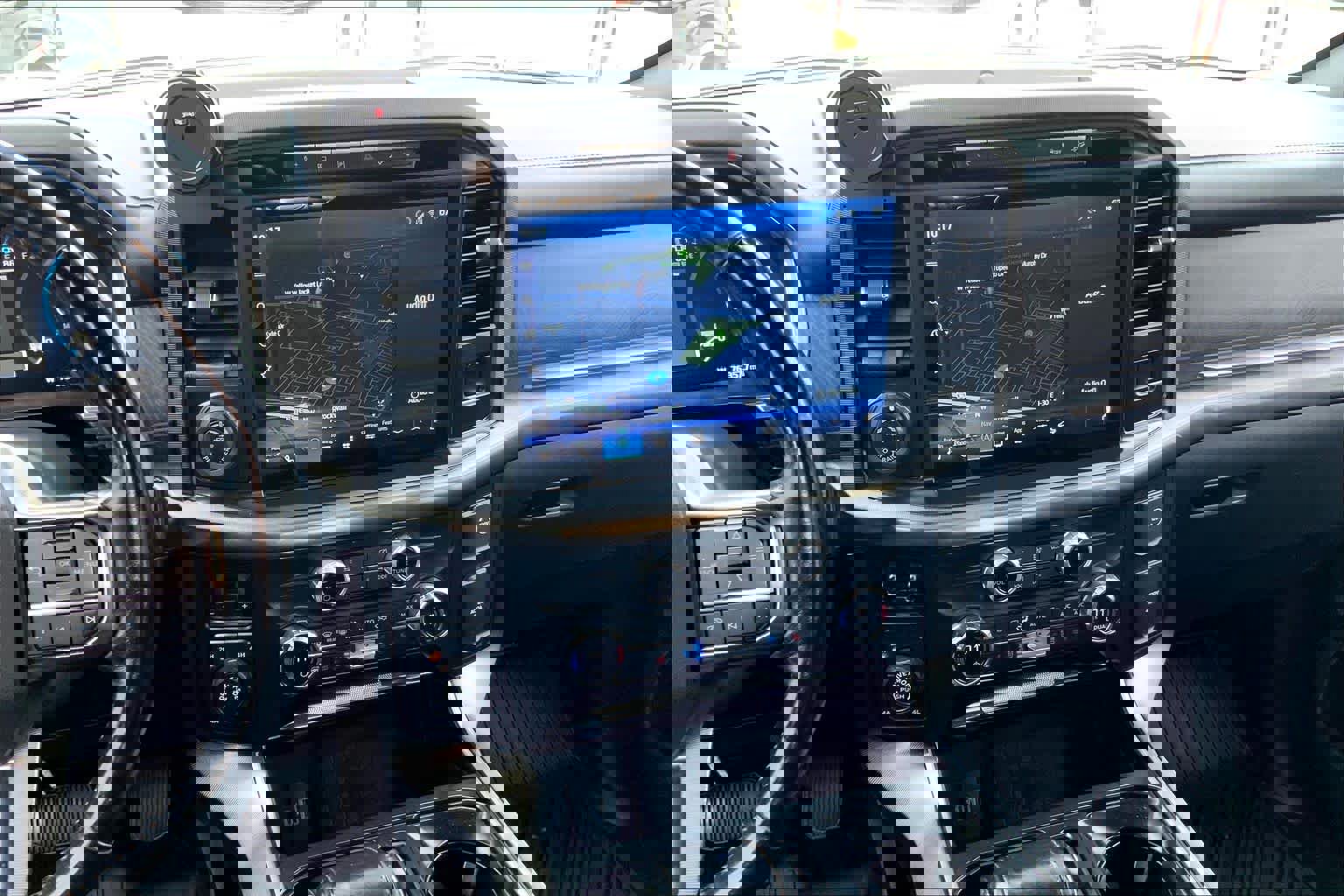 Certified 2021 Ford F150 Platinum w/ Equipment Group 701A High image 9