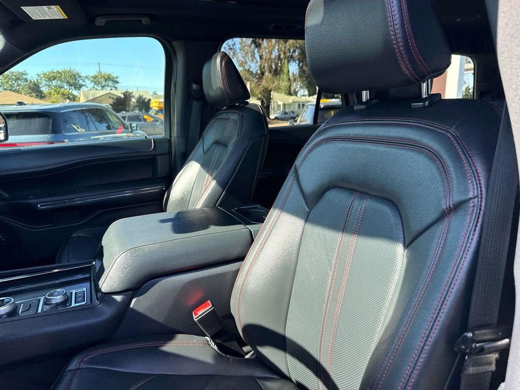 Certified 2022 Ford Expedition Limited image 24