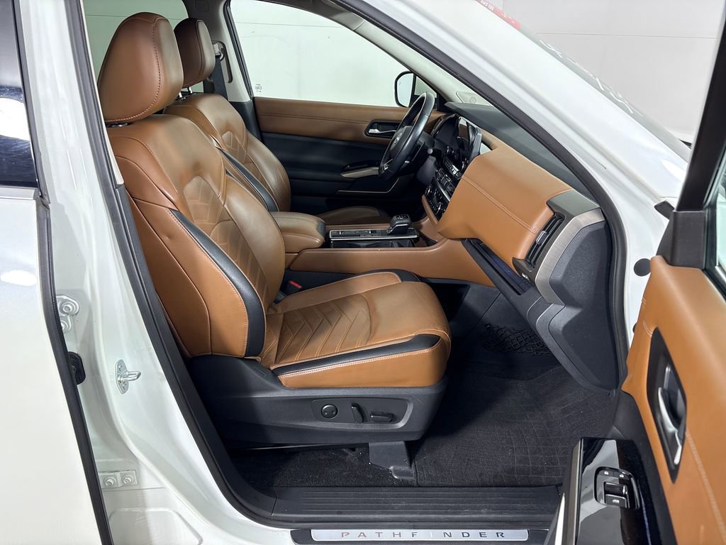 Used 2023 Nissan Pathfinder Platinum FWD image 6