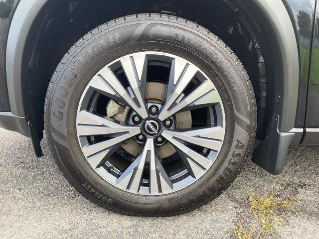 Used 2022 Nissan Rogue SV AWD/4WD image 11