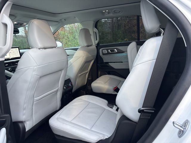 Certified 2025 Ford Explorer Platinum w/ Ultimate Package image 12