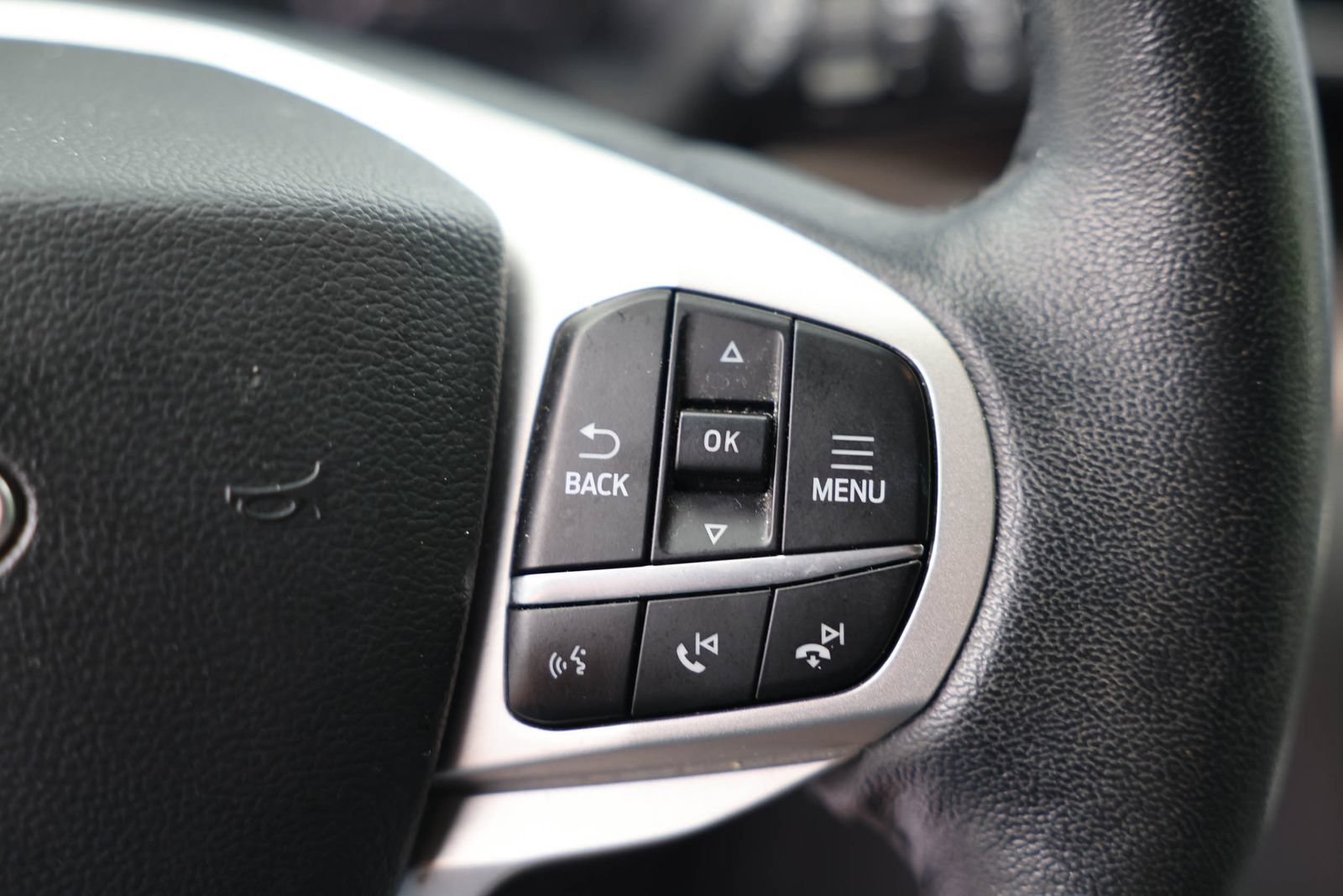 Certified 2023 Ford Explorer Limited w/ Limited Technology Package AWD/4WD image 18