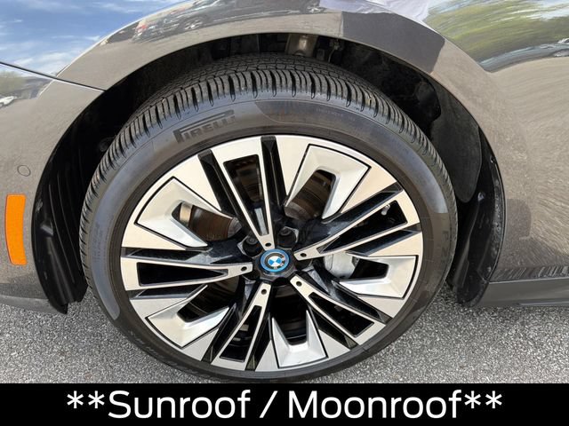 Used 2025 BMW i5 xDrive40 w/ Premium Package AWD/4WD image 15