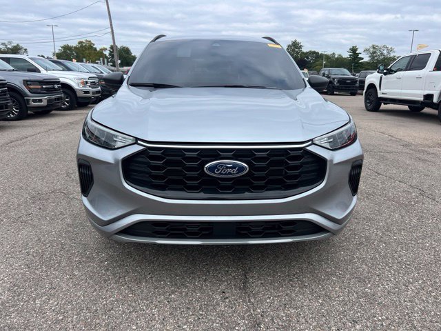 Certified 2024 Ford Escape ST-Line w/ Tech Pack #1 AWD/4WD image 2