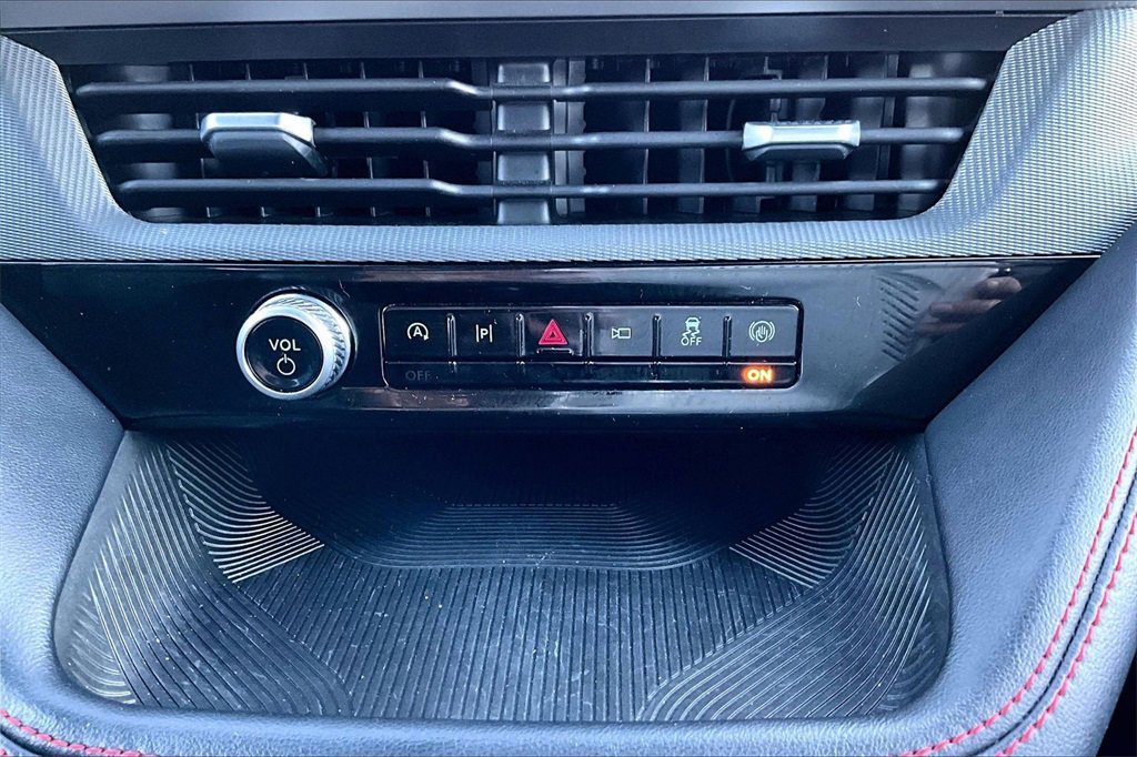 Certified 2025 Ford Explorer ST-Line w/ ST-Line Street Pack image 32