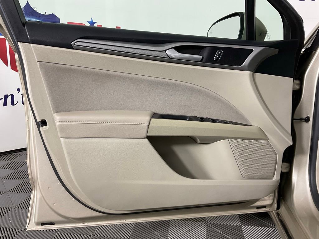 Certified 2019 Ford Fusion SE FWD image 12