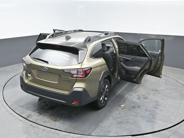 Used 2025 Subaru Outback Onyx Edition AWD/4WD image 24