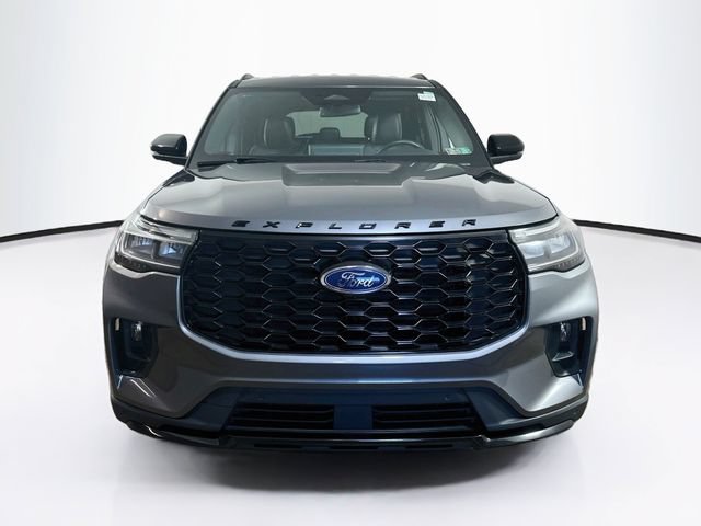 Certified 2025 Ford Explorer ST-Line w/ Premium Package AWD/4WD image 2