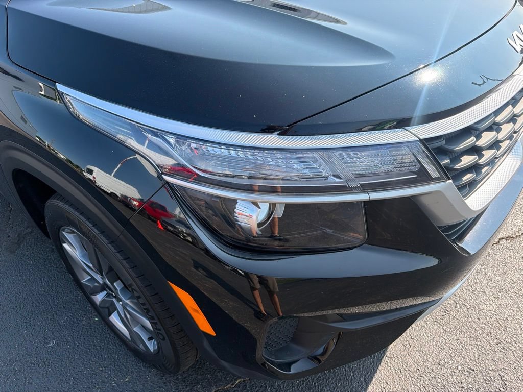 Used 2022 Kia Seltos LX AWD/4WD image 15