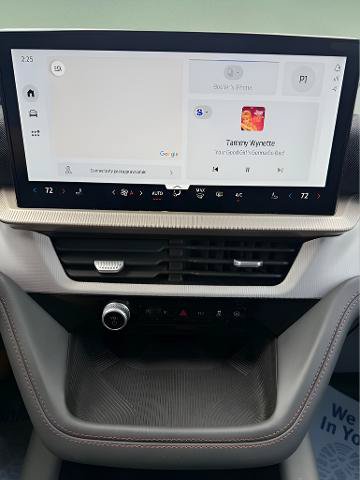 Certified 2025 Ford Explorer Active AWD/4WD image 23