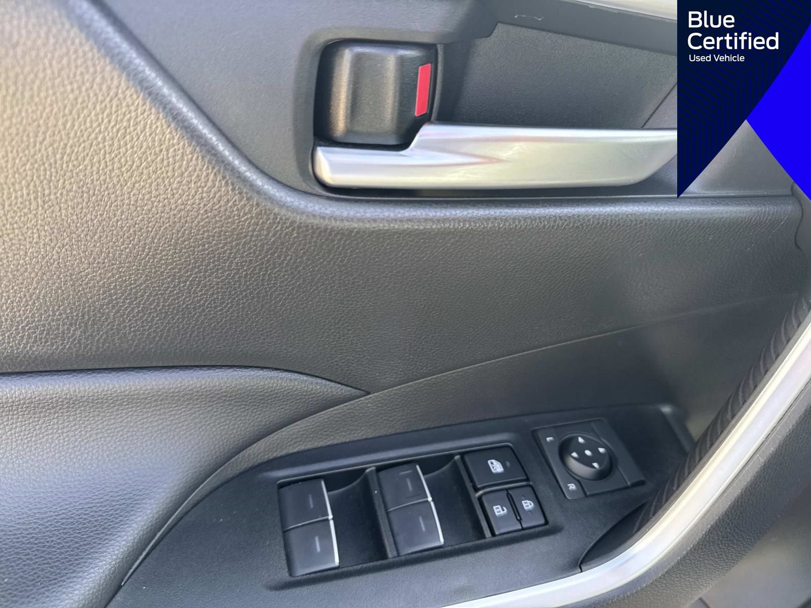 Used 2025 Toyota RAV4 XLE w/ Weather Package FWD image 27
