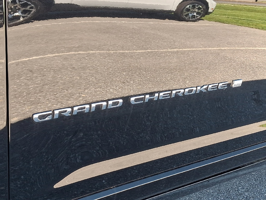 Used 2024 Jeep Grand Cherokee Overland w/ Trailer Tow Package AWD/4WD image 33
