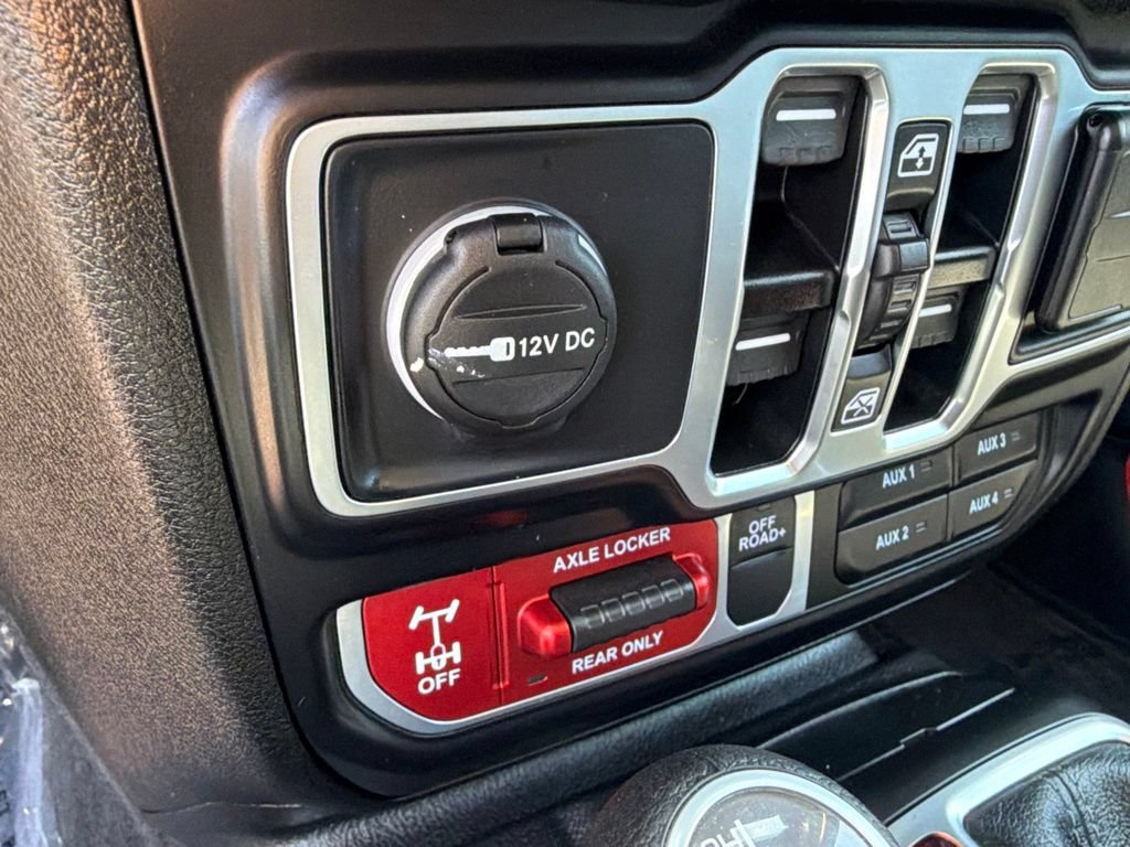 Used 2025 Jeep Wrangler Unlimited Sport AWD/4WD image 30