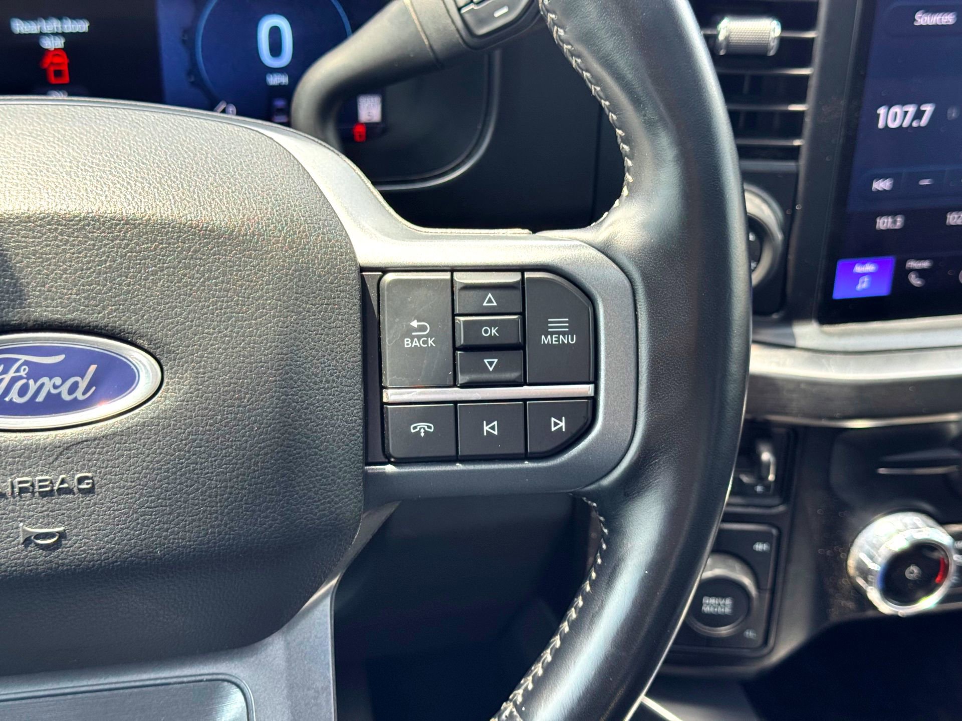 Certified 2024 Ford F250 Lariat w/ Lariat Ultimate Package AWD/4WD image 24
