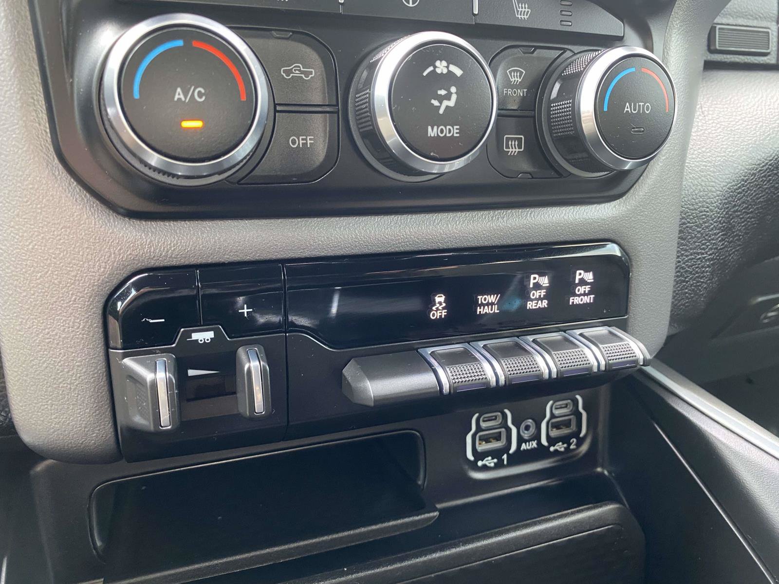 Used 2023 RAM 1500 Big Horn AWD/4WD image 25