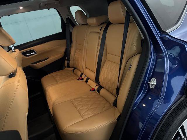 Used 2022 Nissan Rogue Platinum w/ Head-Up Display Package image 24