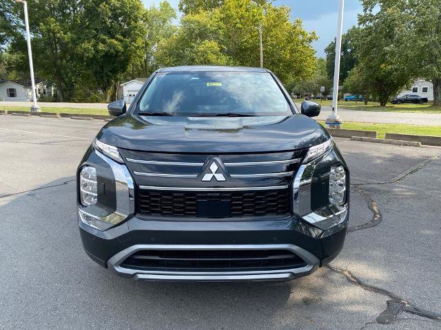Used 2025 Mitsubishi Outlander SE AWD/4WD image 2