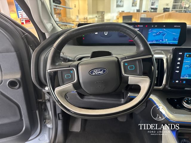 Certified 2025 Ford Expedition Platinum AWD/4WD image 18