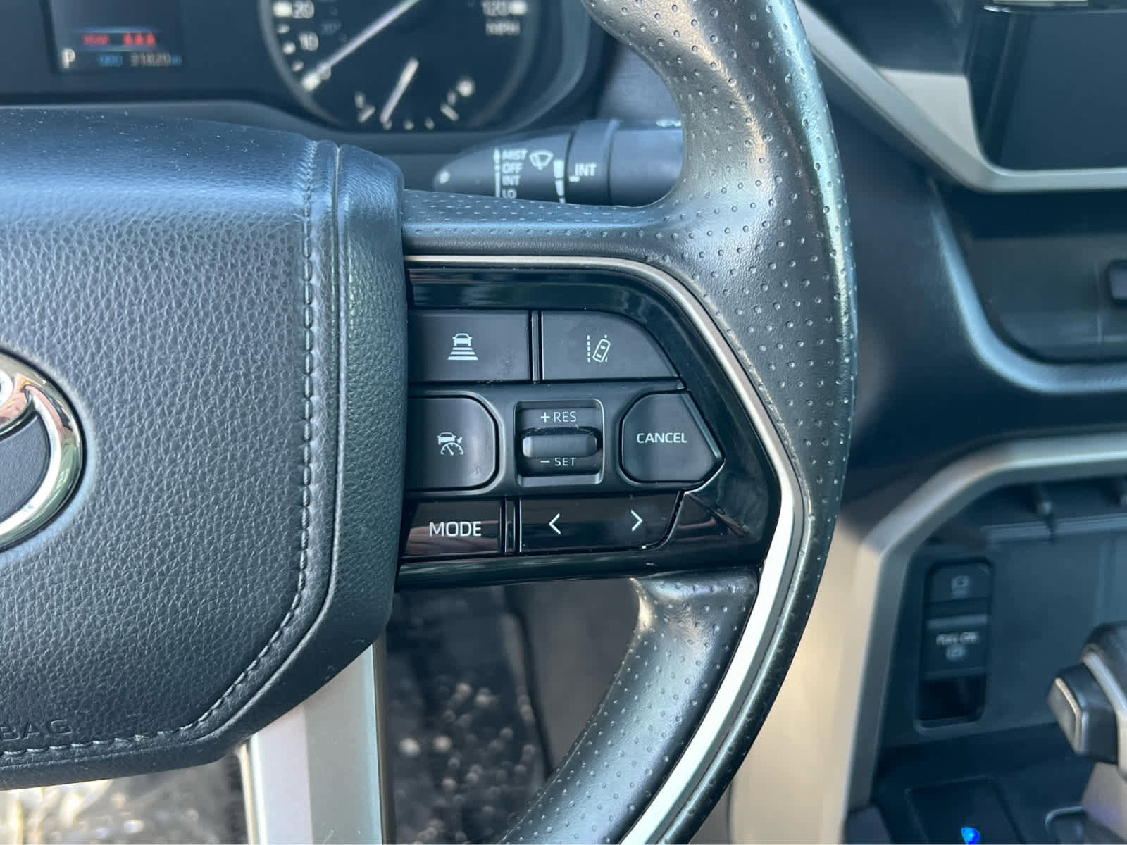 Used 2022 Toyota Tundra SR5 w/ SR5 Convenience Package image 34