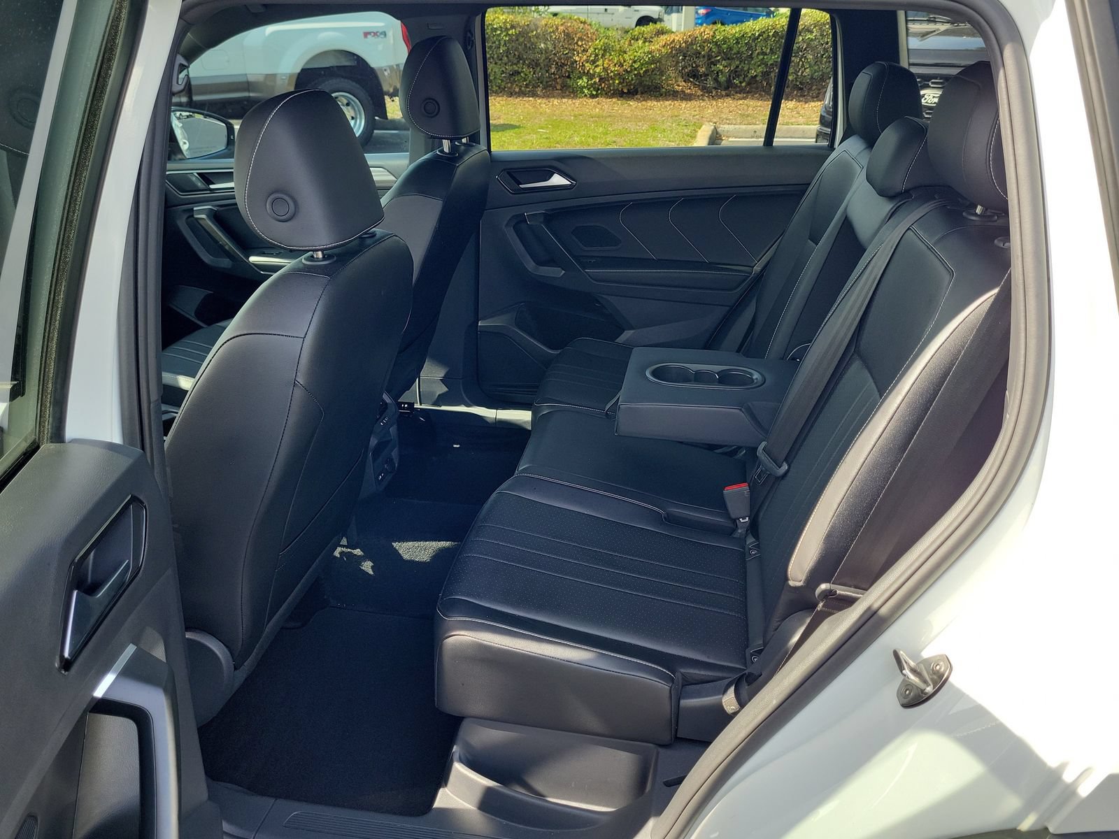 Used 2024 Volkswagen Tiguan SE R-Line AWD/4WD image 12