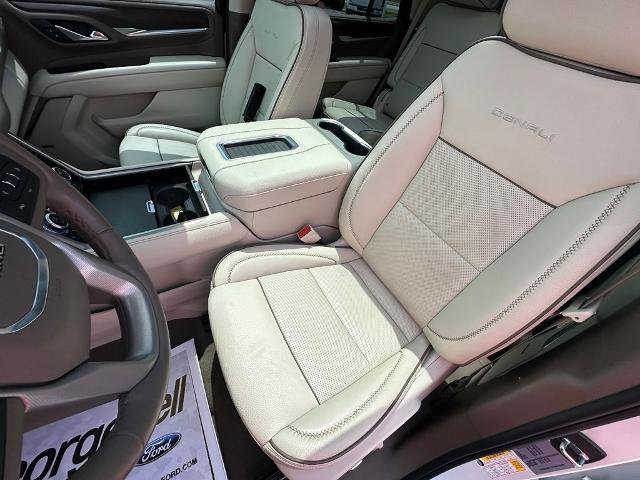 Used 2024 GMC Yukon Denali w/ Advanced Technology Package AWD/4WD image 16