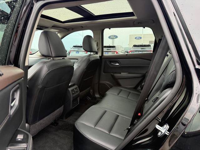 Used 2023 Nissan Rogue SV w/ SV Premium B Package FWD image 10