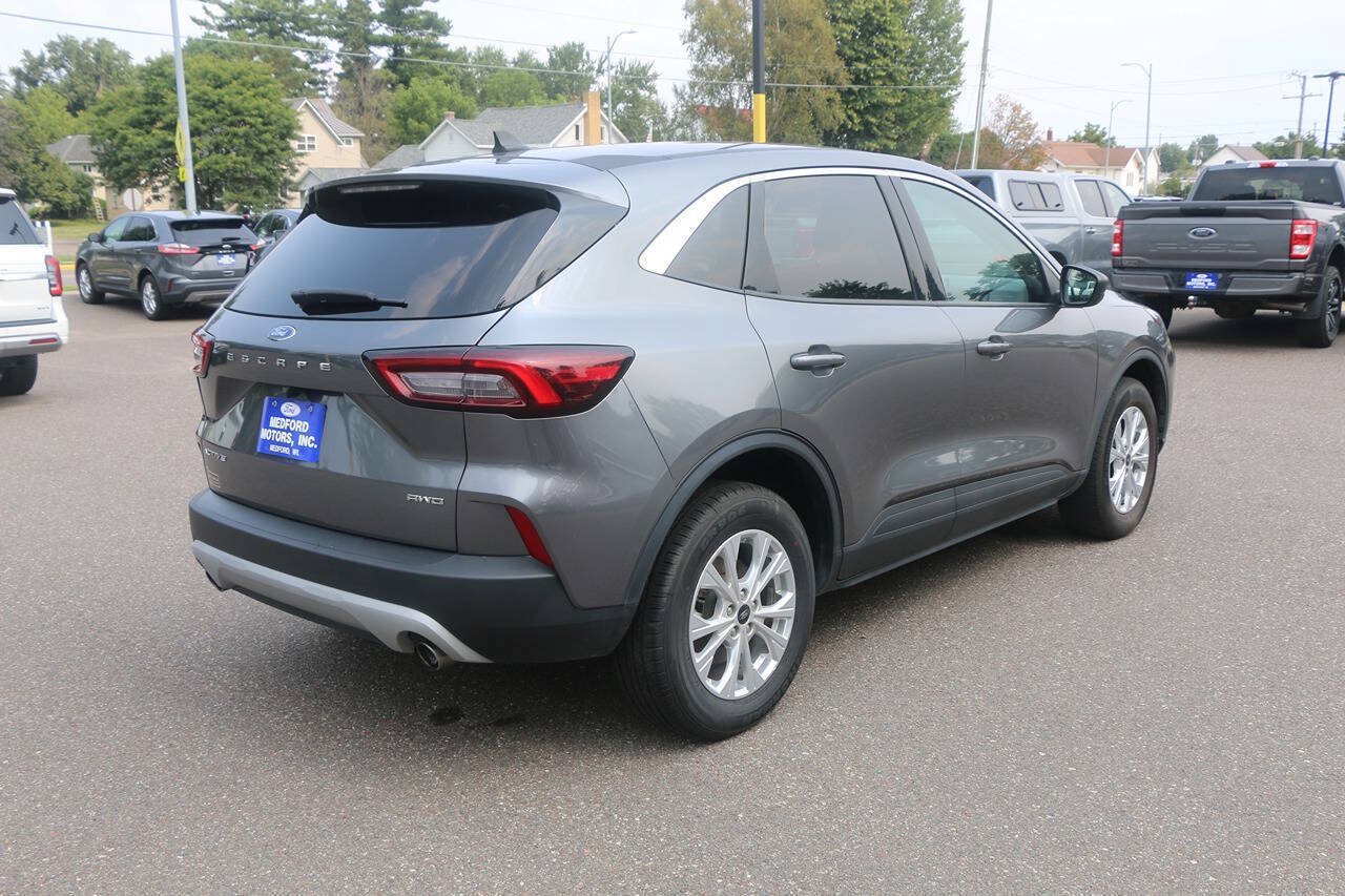 Certified 2024 Ford Escape Active AWD/4WD image 3