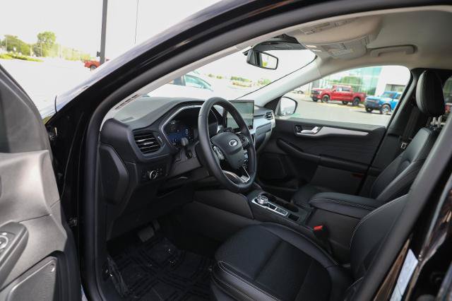 Certified 2025 Ford Escape Platinum AWD/4WD image 18