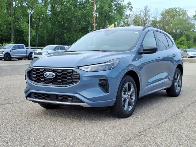 Certified 2024 Ford Escape ST-Line w/ Tech Pack #1 AWD/4WD image 3