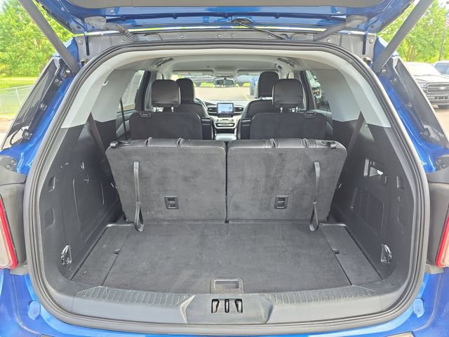 Certified 2023 Ford Explorer XLT w/ Equipment Group 202A AWD/4WD image 8