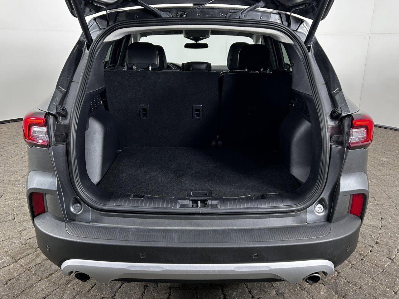 Certified 2025 Ford Escape SE FWD image 7