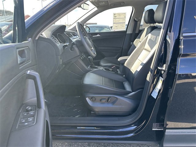 Used 2021 Volkswagen Tiguan SE image 19