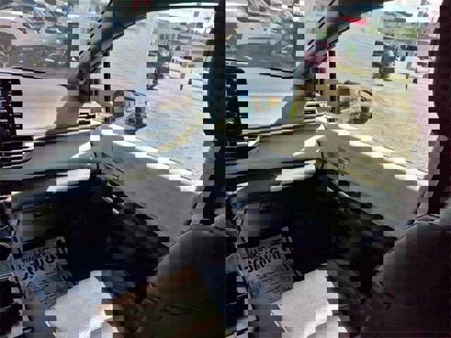 Used 2023 Toyota Sienna Platinum image 16