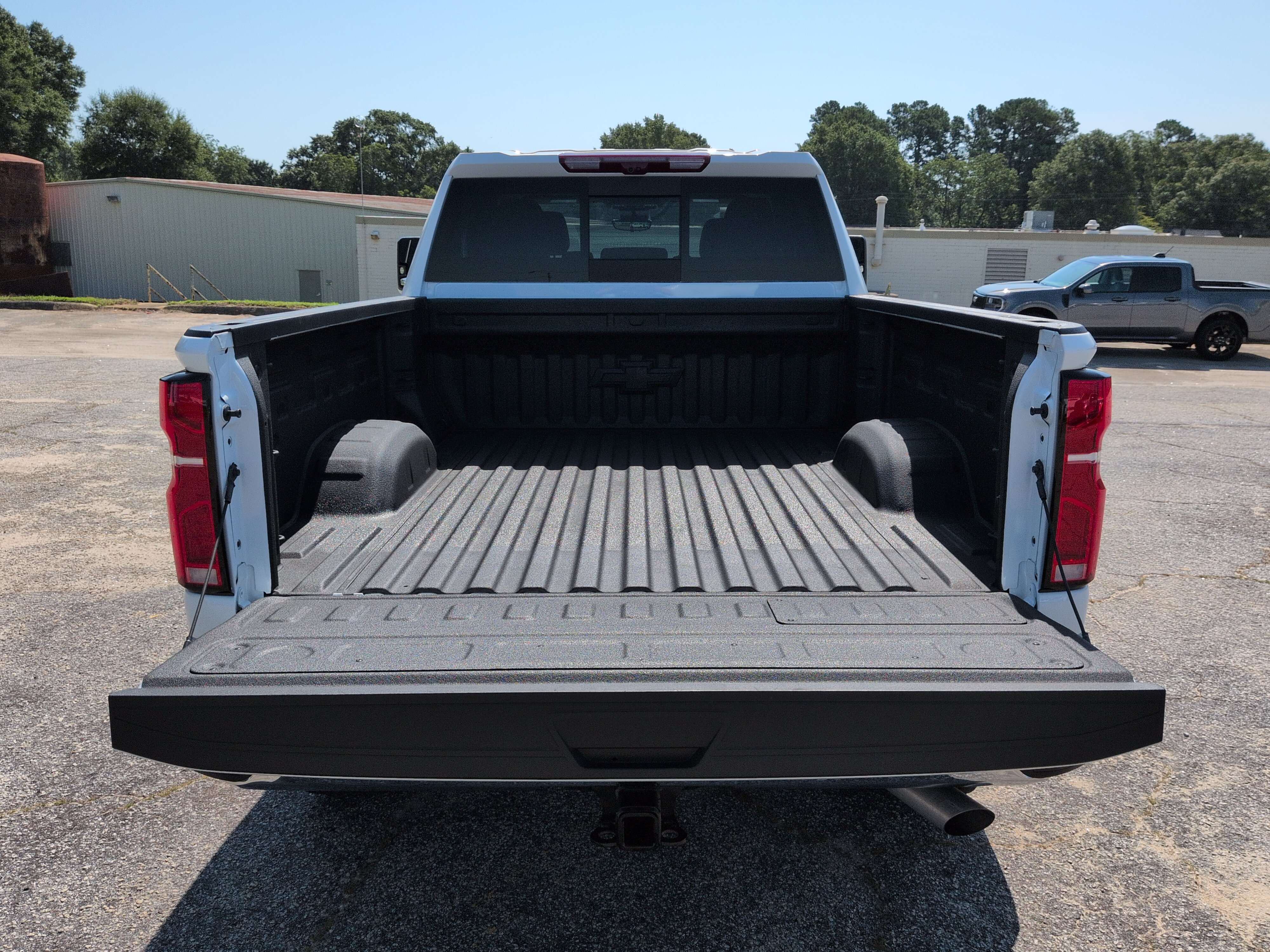Used 2025 Chevrolet Silverado 2500 LTZ w/ LTZ Premium Package AWD/4WD image 11