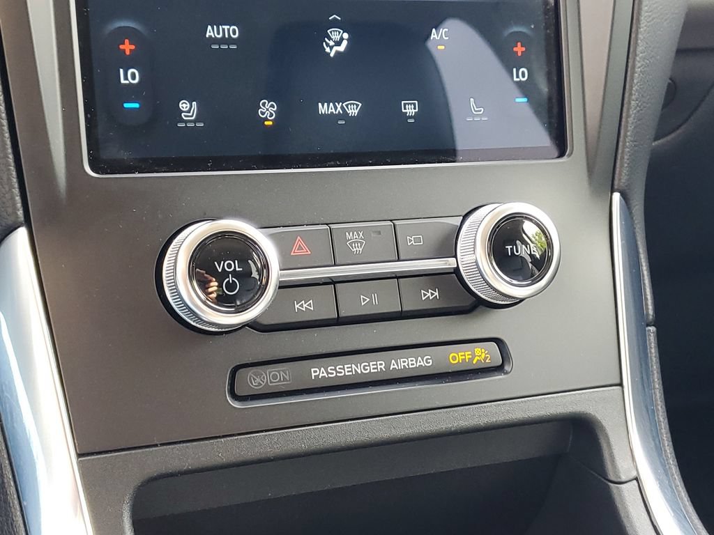 Certified 2024 Ford Edge Titanium AWD/4WD image 31