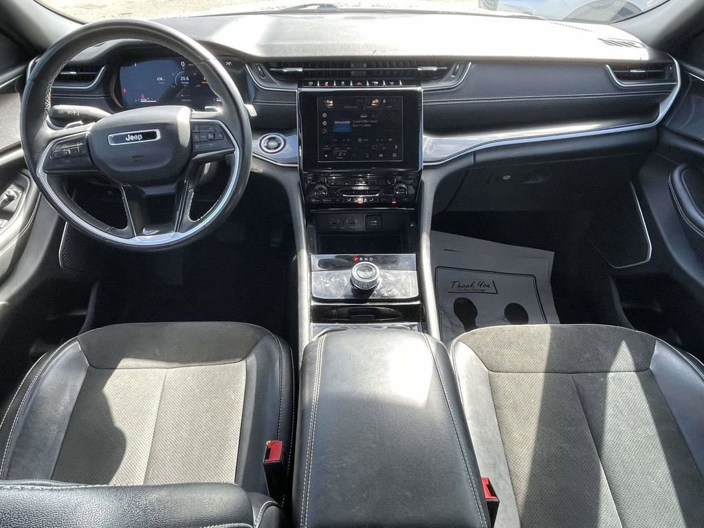 Used 2021 Jeep Grand Cherokee L Laredo image 11