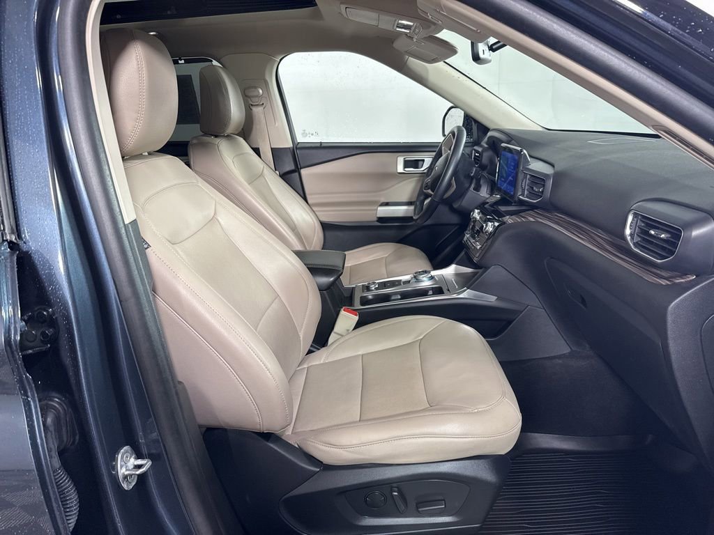 Certified 2023 Ford Explorer Limited w/ Equipment Group 301A AWD/4WD image 16