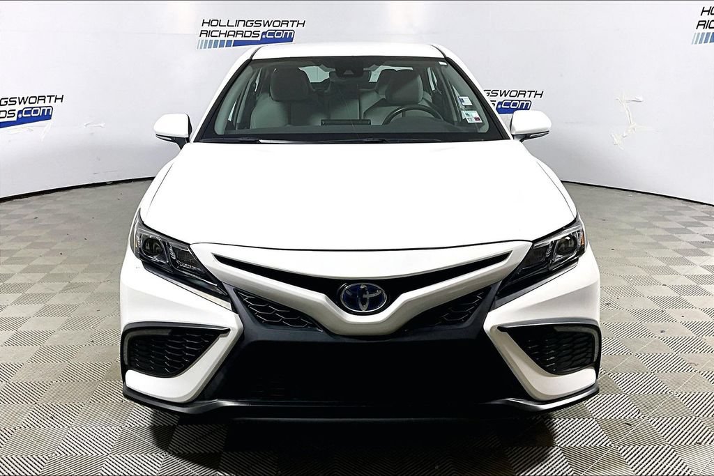 Used 2024 Toyota Camry SE FWD image 2