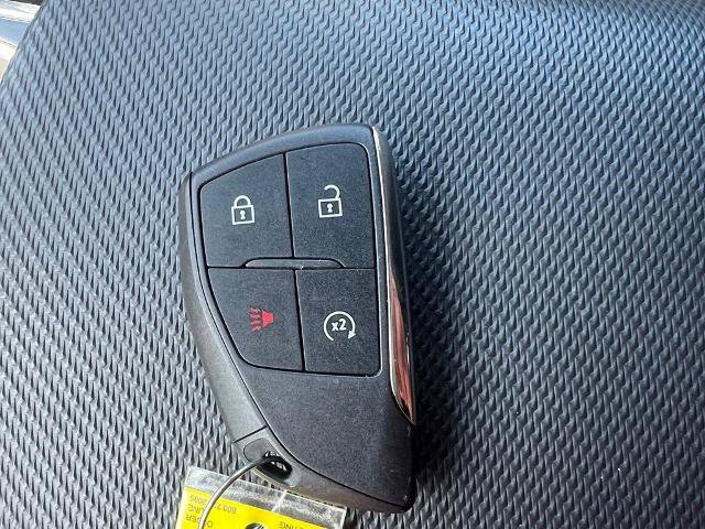 Used 2026 Chevrolet Equinox LT AWD/4WD image 2