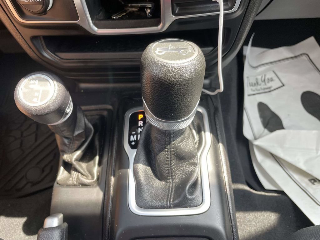 Used 2018 Jeep Wrangler Unlimited Sport AWD/4WD image 17