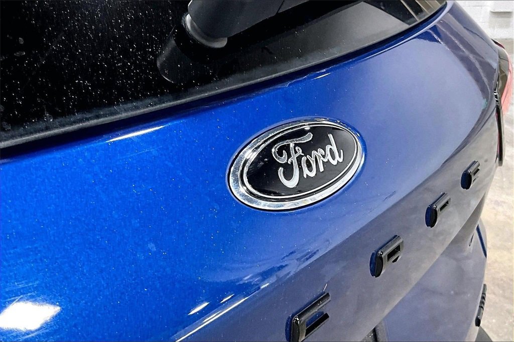 Certified 2022 Ford Escape SEL w/ SEL Stealth AWD Package image 31