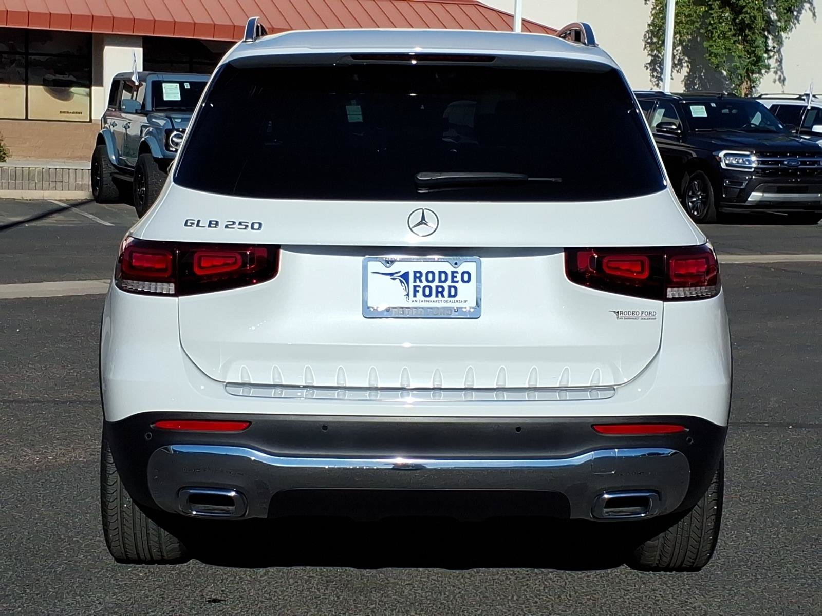 Used 2022 Mercedes-Benz GLB 250 image 4