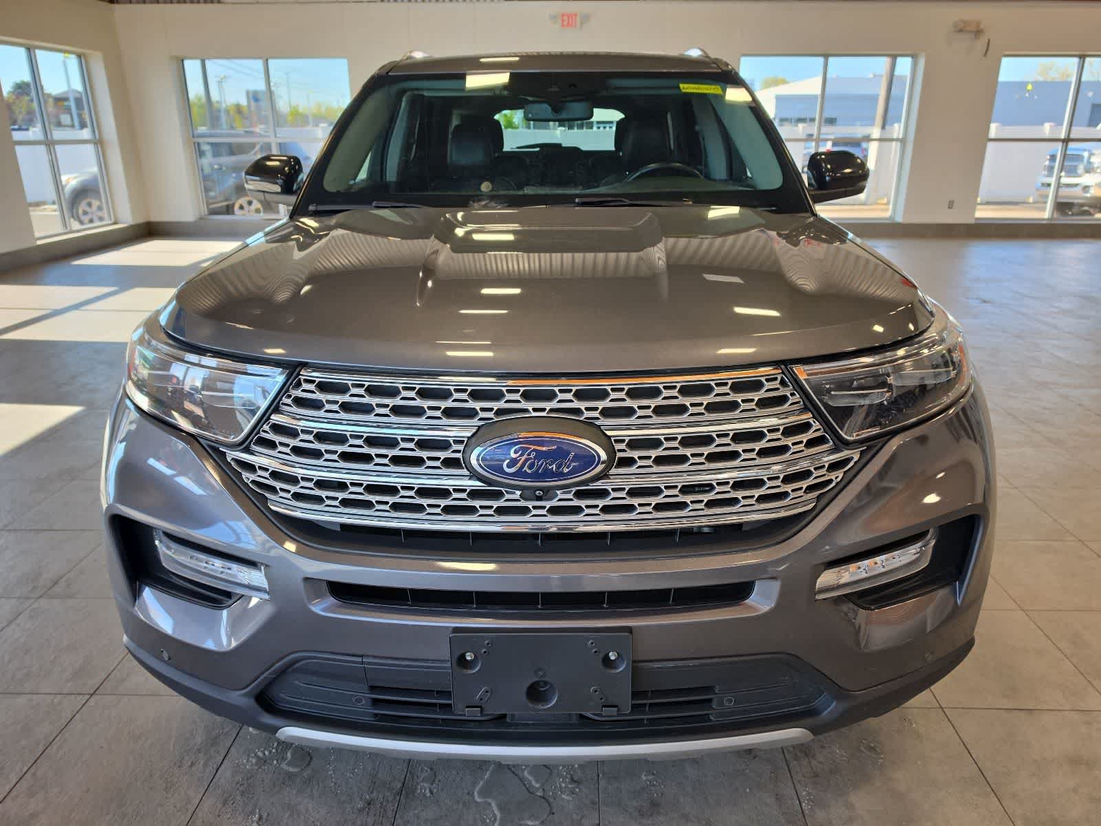 Certified 2022 Ford Explorer Limited AWD/4WD image 3