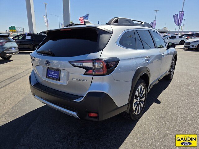 Used 2025 Subaru Outback Limited AWD/4WD image 7
