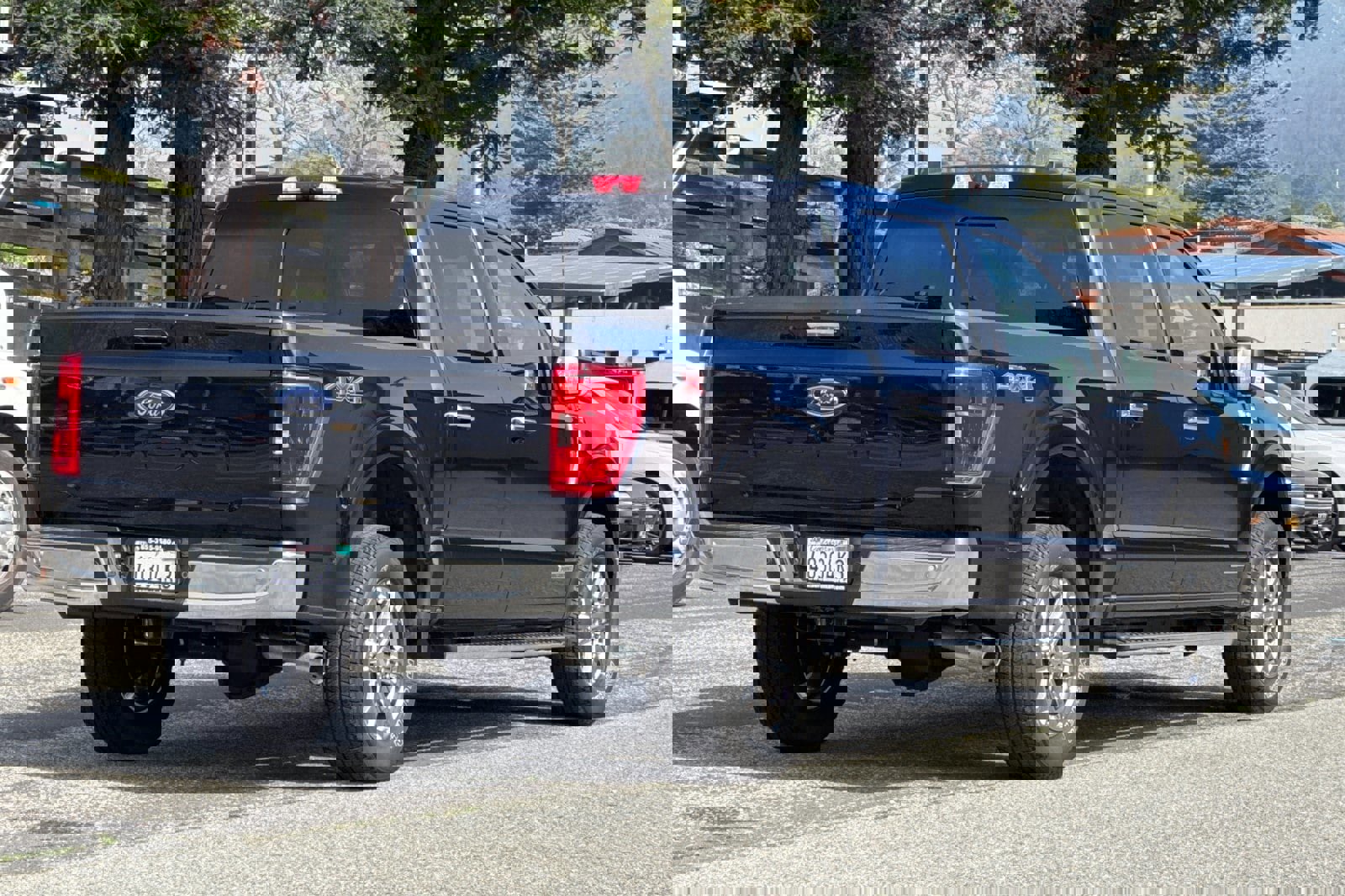 Certified 2021 Ford F150 XLT w/ Equipment Group 302A High image 4